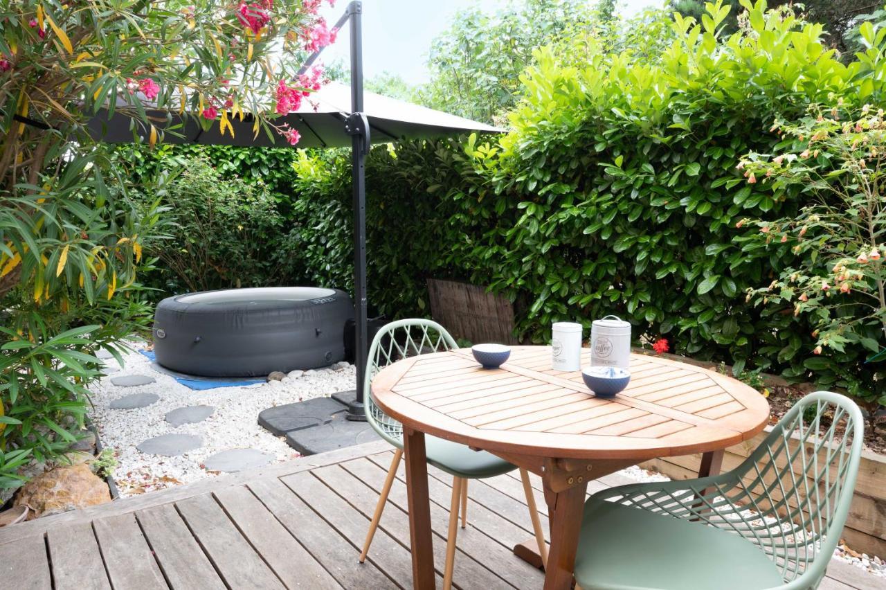 Ideal Couple Jacuzzi Et Jolie Cour Interieure Toulouse Luaran gambar